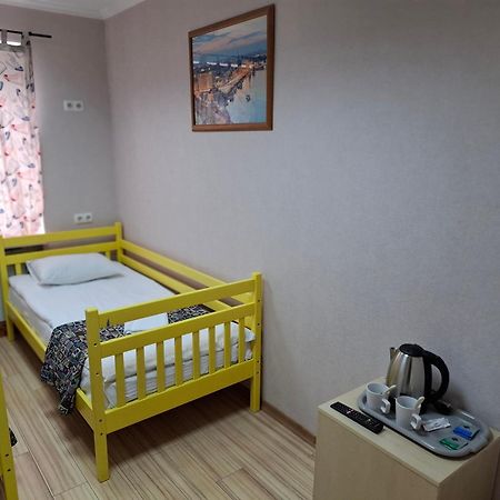Guest House "Vladimirskaya 42" Kyiv Exterior foto