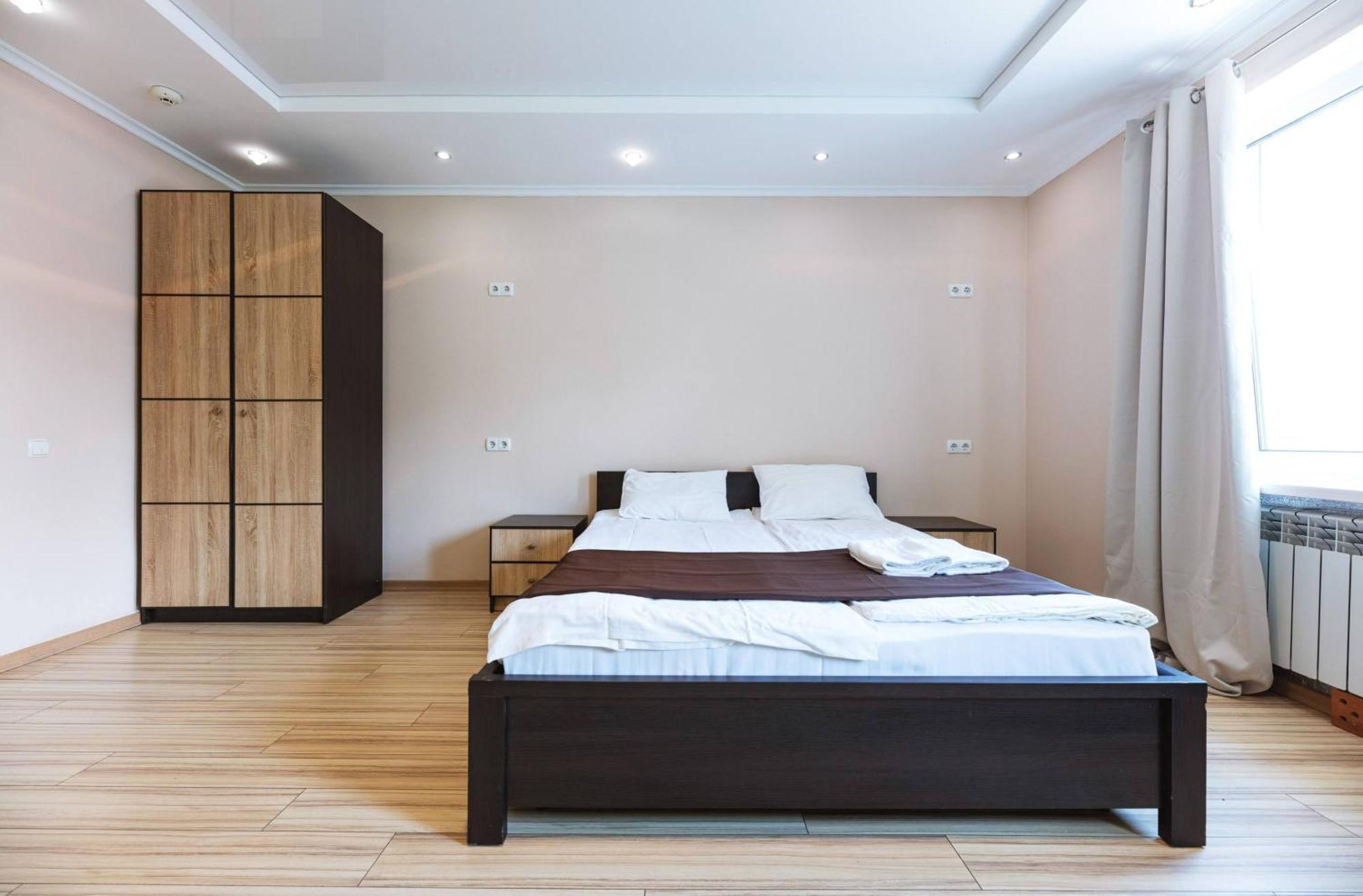 Guest House "Vladimirskaya 42" Kyiv Exterior foto