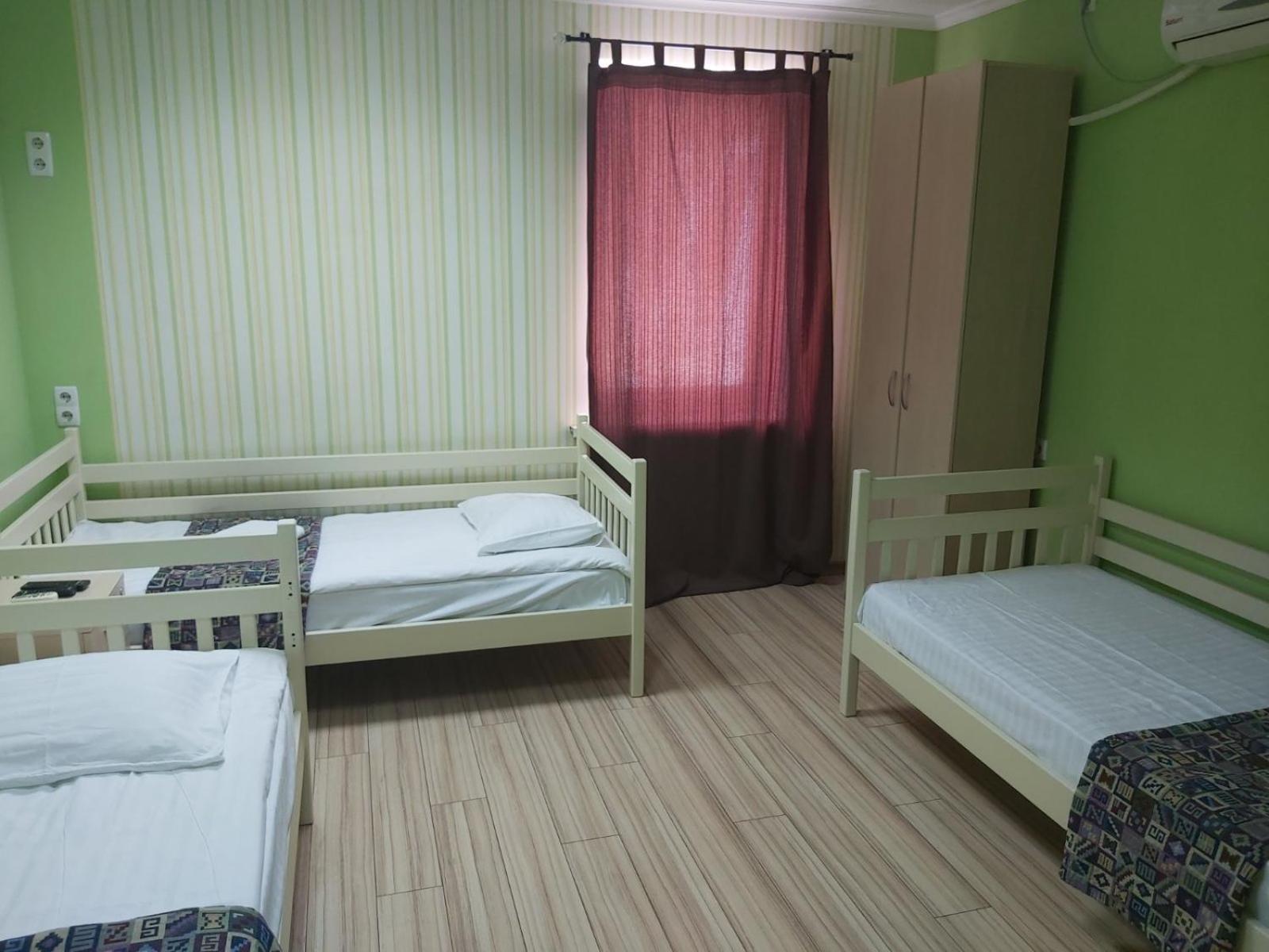 Guest House "Vladimirskaya 42" Kyiv Exterior foto