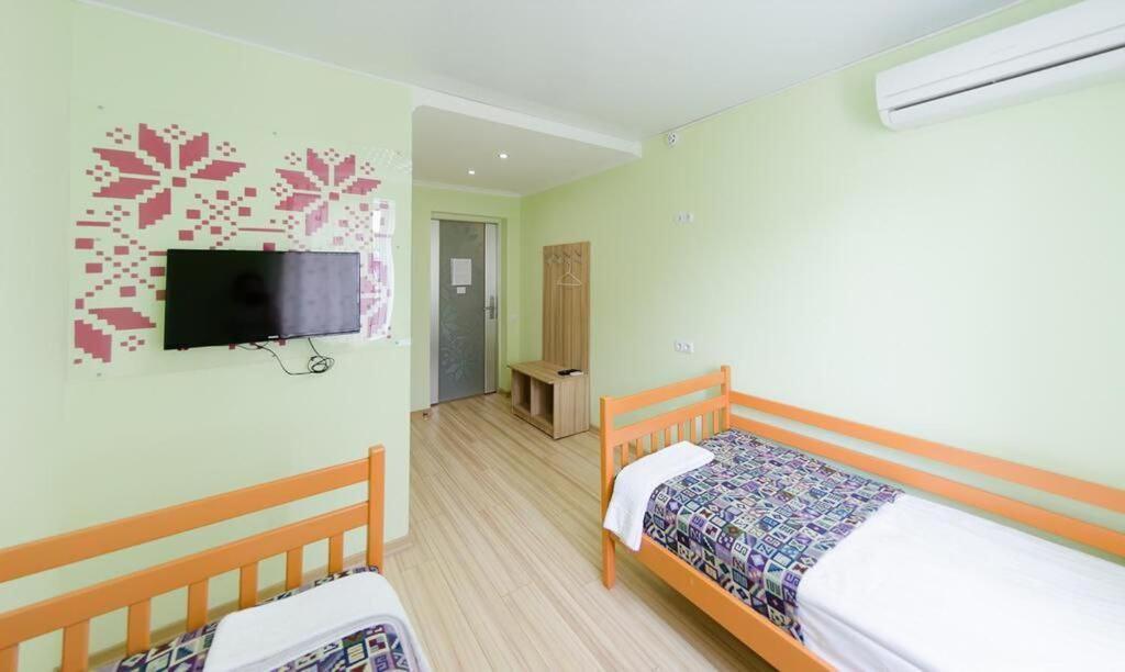 Guest House "Vladimirskaya 42" Kyiv Exterior foto