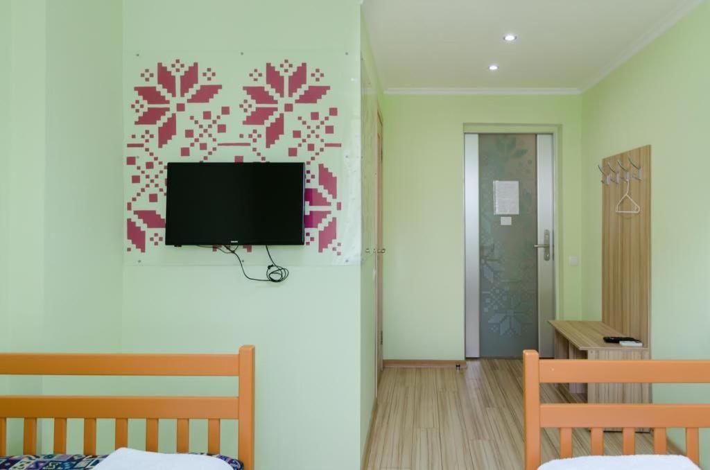Guest House "Vladimirskaya 42" Kyiv Exterior foto