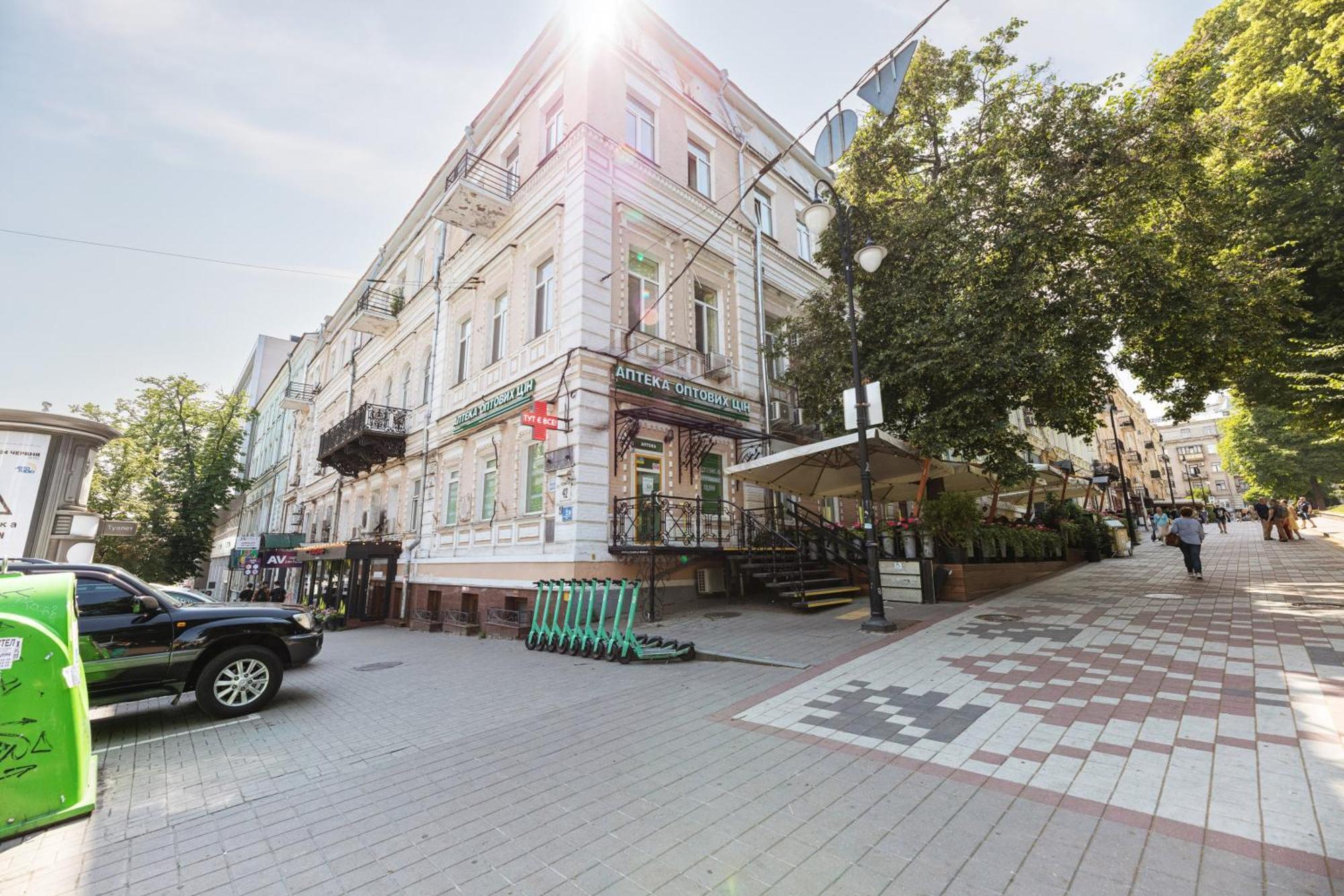 Guest House "Vladimirskaya 42" Kyiv Exterior foto
