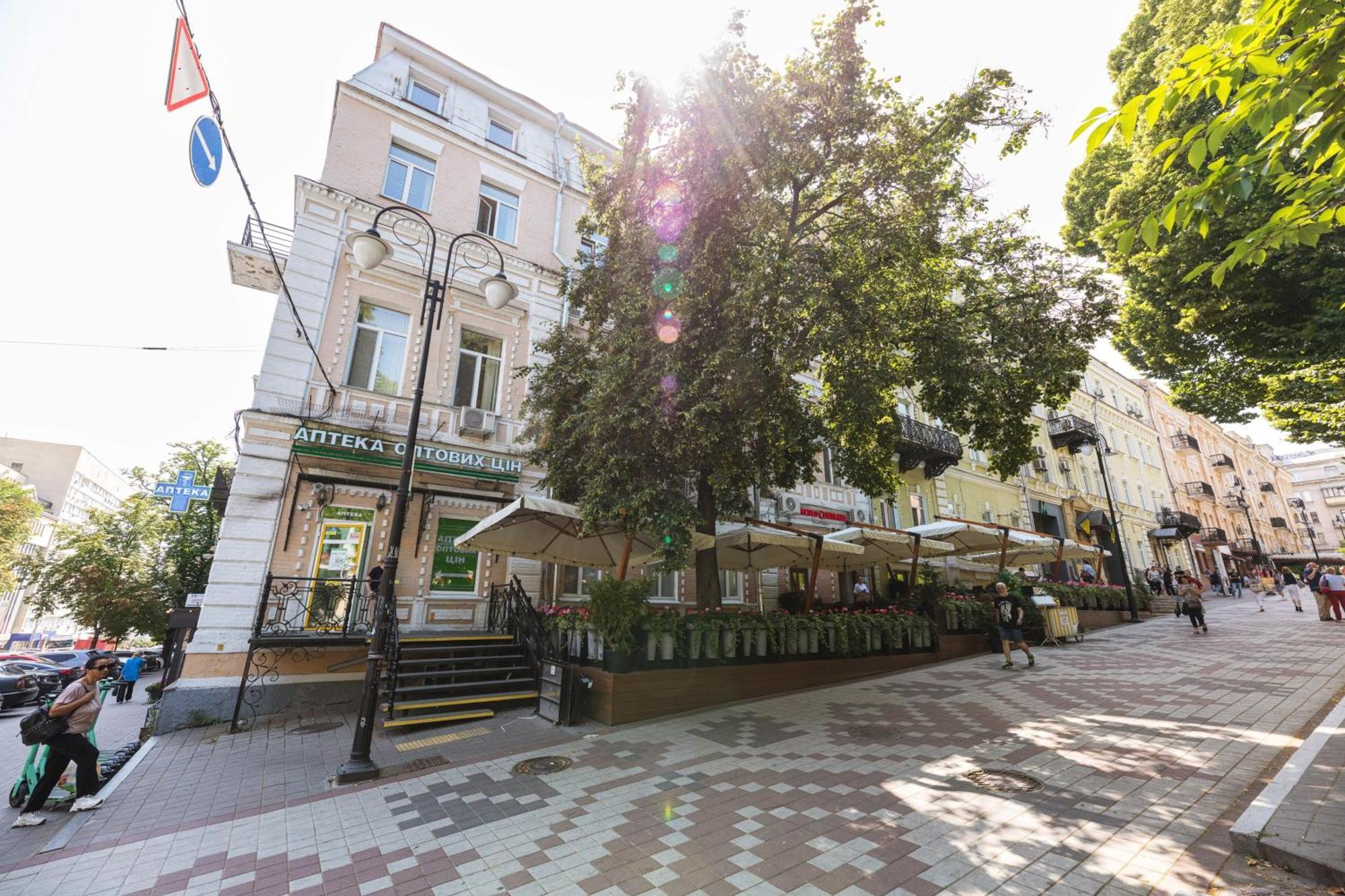 Guest House "Vladimirskaya 42" Kyiv Exterior foto