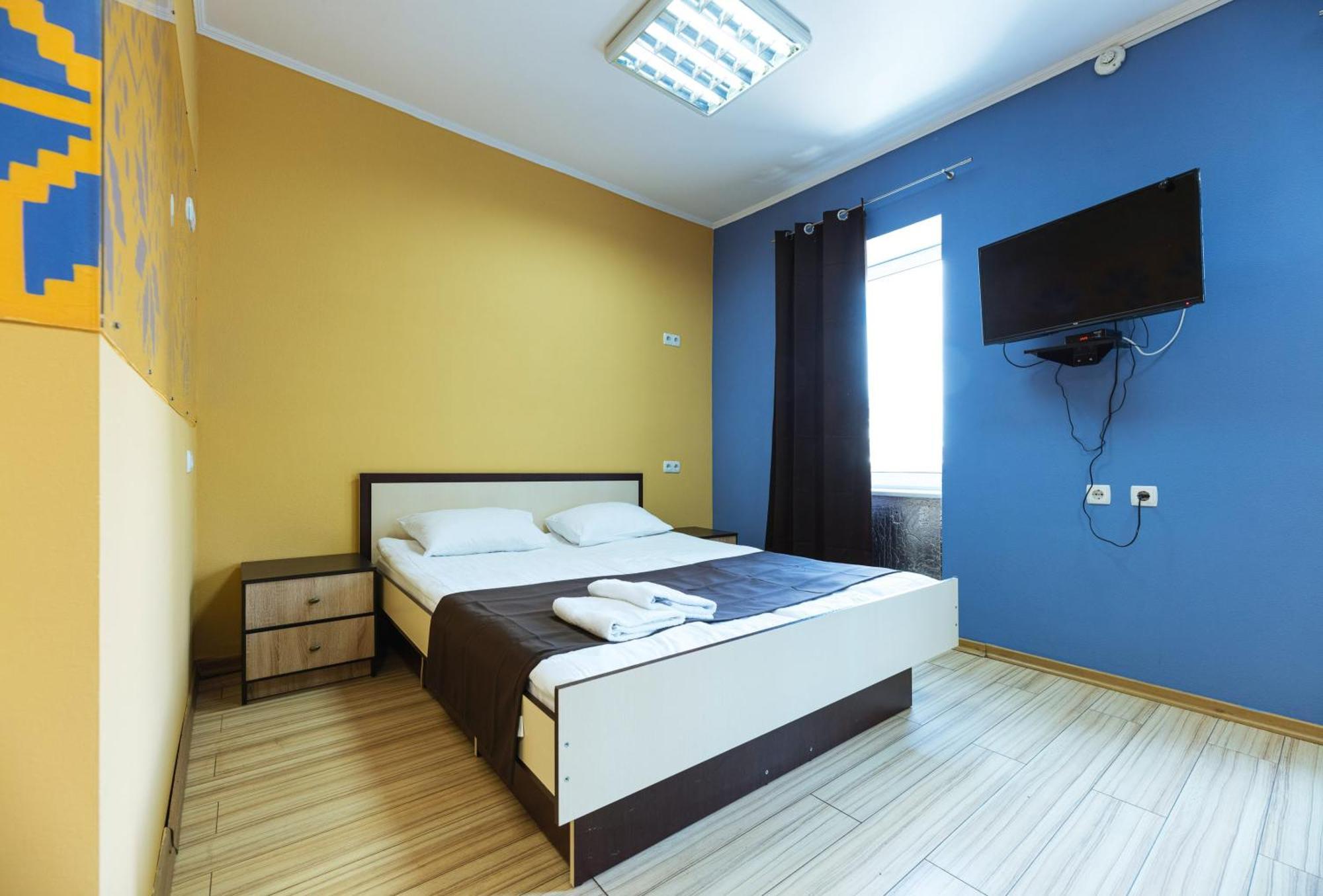 Guest House "Vladimirskaya 42" Kyiv Exterior foto