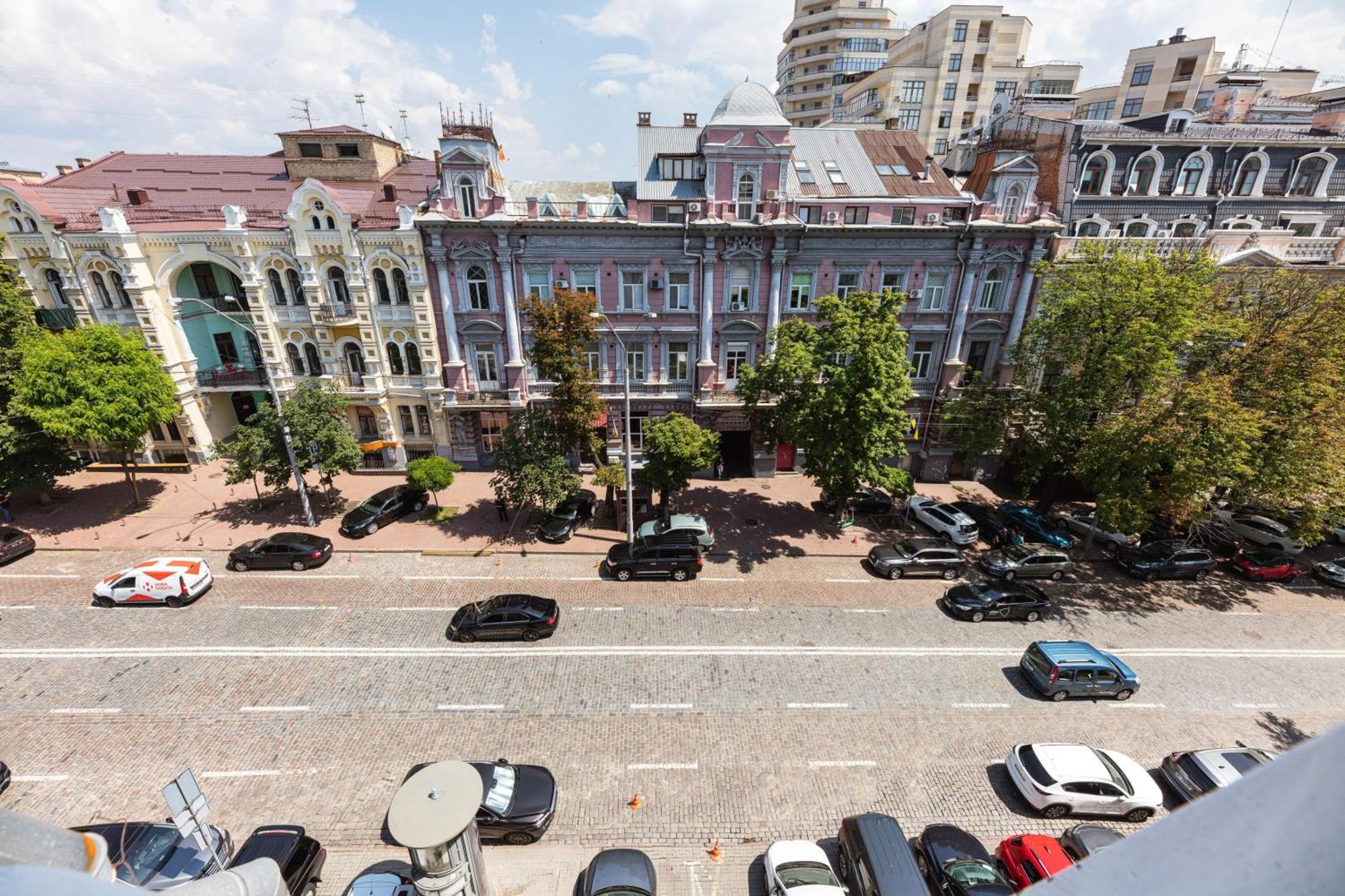 Guest House "Vladimirskaya 42" Kyiv Exterior foto