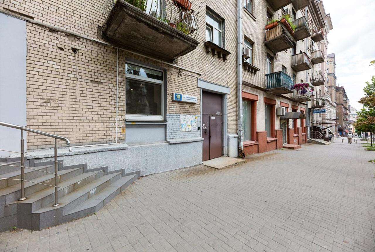 Guest House "Vladimirskaya 42" Kyiv Exterior foto