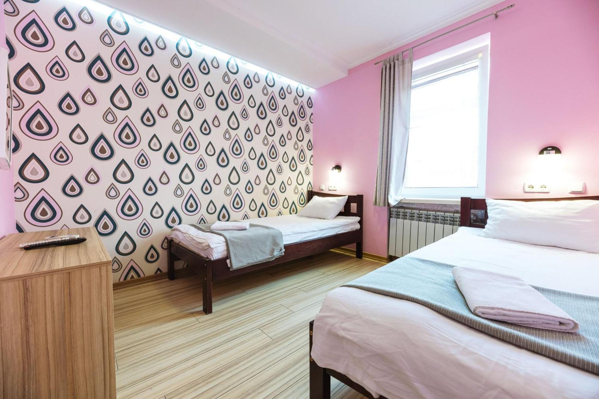 Guest House "Vladimirskaya 42" Kyiv Exterior foto