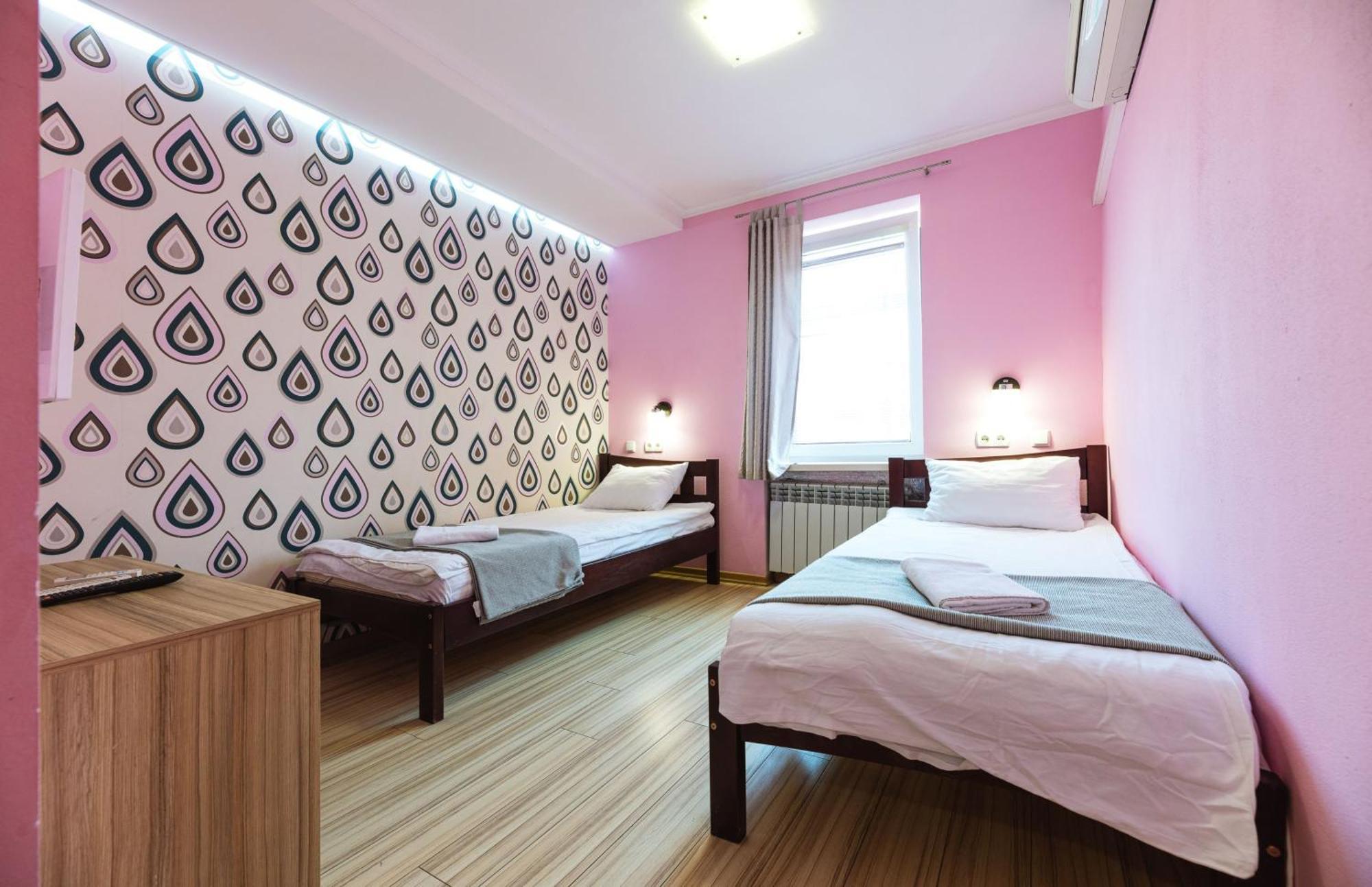 Guest House "Vladimirskaya 42" Kyiv Exterior foto