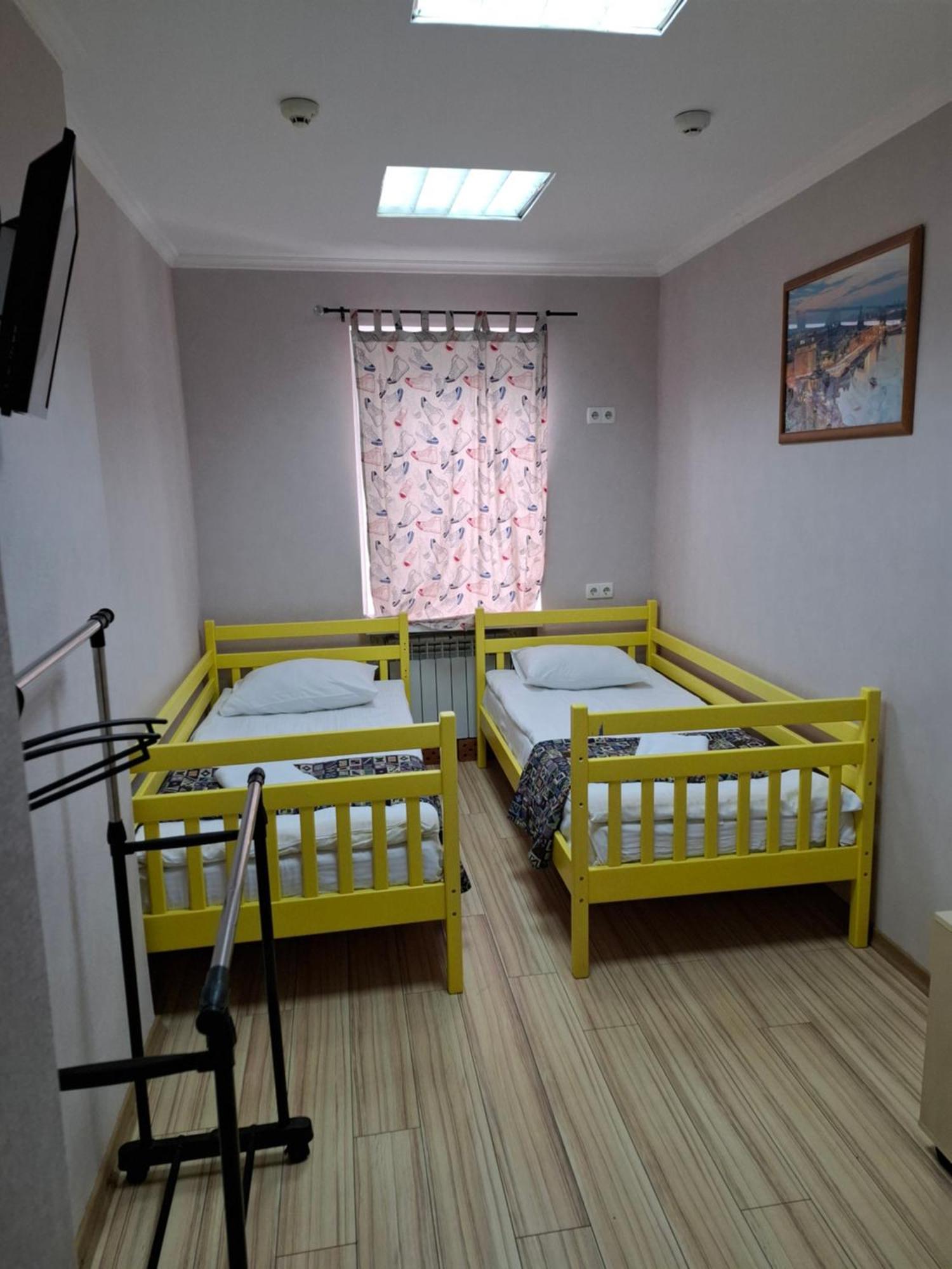 Guest House "Vladimirskaya 42" Kyiv Exterior foto