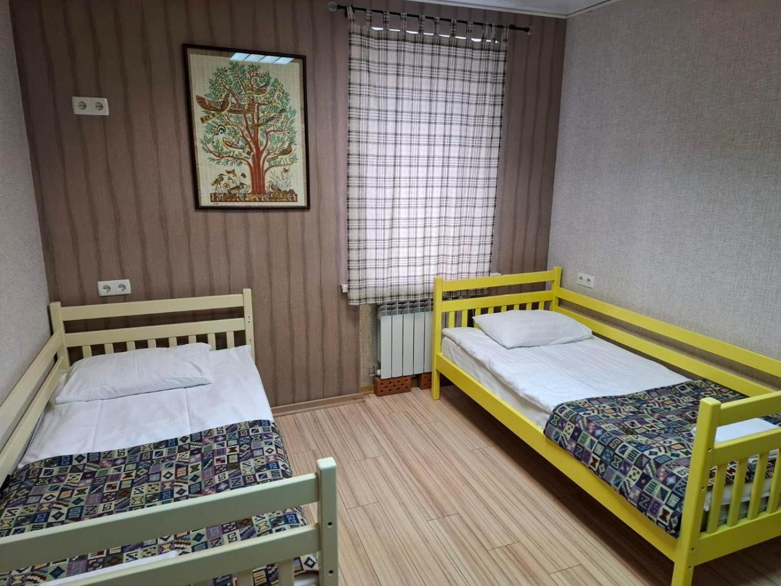 Guest House "Vladimirskaya 42" Kyiv Exterior foto